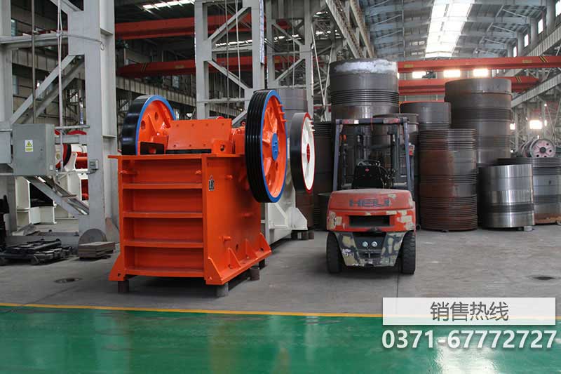 顎式破碎機cad簡圖